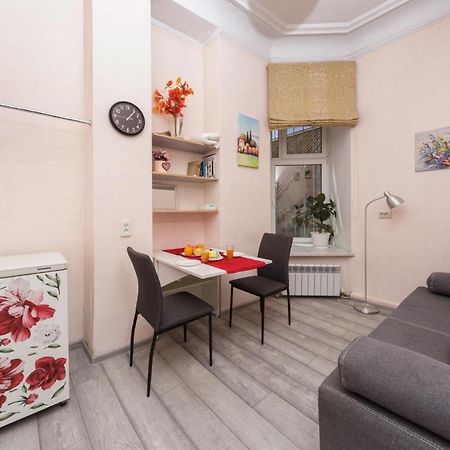 Comfortable Apartment In The Very Center Of Одеса Екстериор снимка